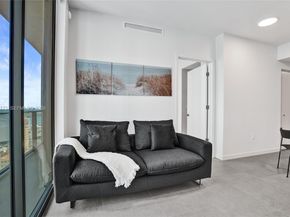 121 NE 5th St 2411, Miami FL 33132