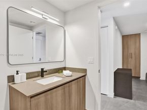 121 NE 5th St 2411, Miami FL 33132