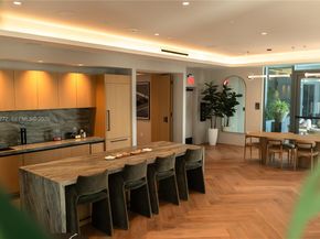 121 NE 5th St 2411, Miami FL 33132