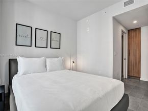 121 NE 5th St 2411, Miami FL 33132