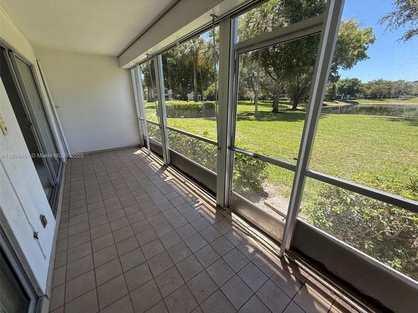 2305 Lucaya Ln H1, Coconut Creek FL 33066