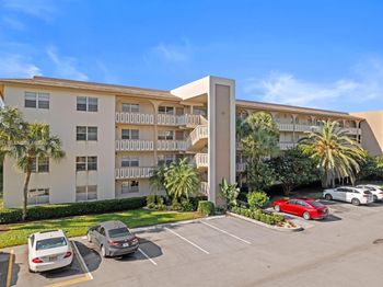 2305 Lucaya Ln