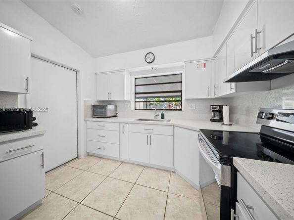 11035 SW 155th Ter, Miami FL 33157