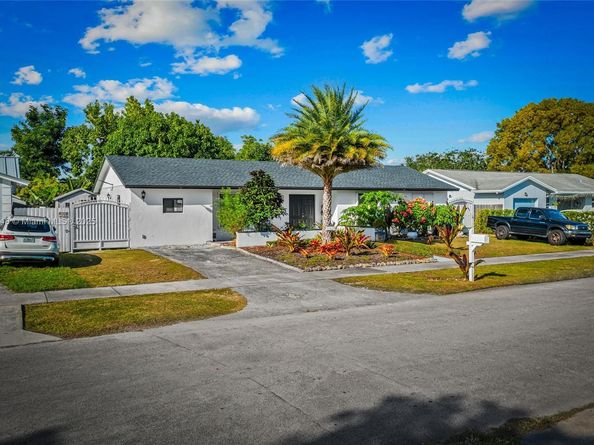 11035 SW 155th Ter, Miami FL 33157