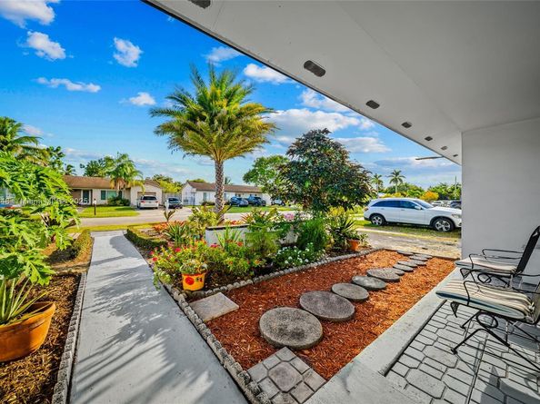 11035 SW 155th Ter, Miami FL 33157
