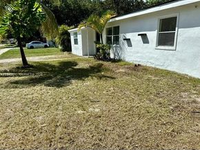 17 Edmund Rd, West Park FL 33023