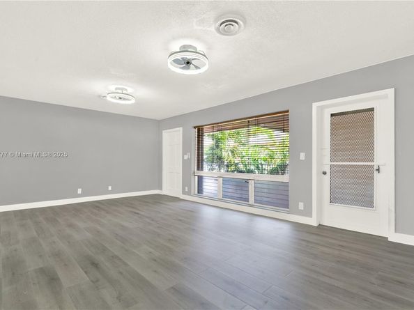 2864 NE 32nd St 7, Fort Lauderdale FL 33306