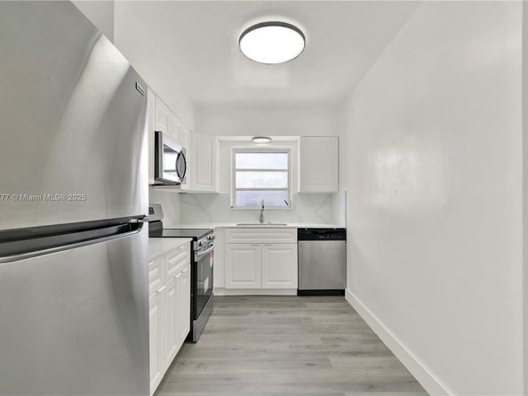 2864 NE 32nd St 7, Fort Lauderdale FL 33306