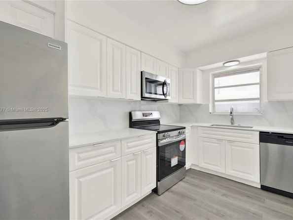 2864 NE 32nd St 7, Fort Lauderdale FL 33306