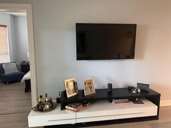 16101 Emerald Estates Dr 155, Weston FL 33331