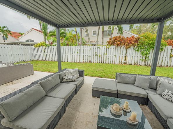 3380 SW 50th St, Hollywood FL 33312