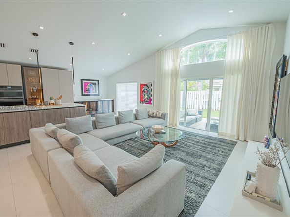 3380 SW 50th St, Hollywood FL 33312