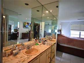 13931 SW 105th St, Miami FL 33186
