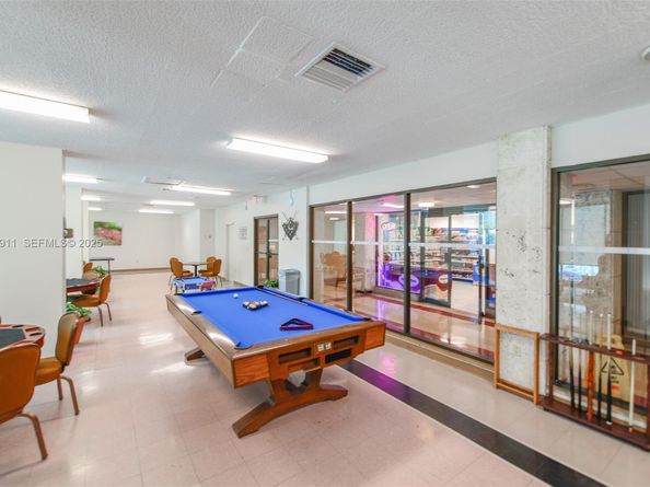 1950 S Ocean Dr 20D, Hallandale Beach FL 33009