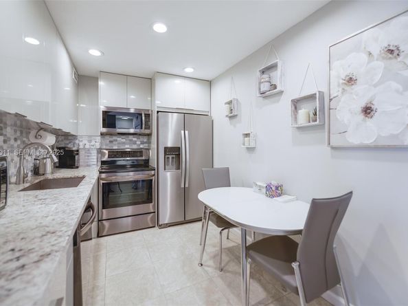 1950 S Ocean Dr 20D, Hallandale Beach FL 33009