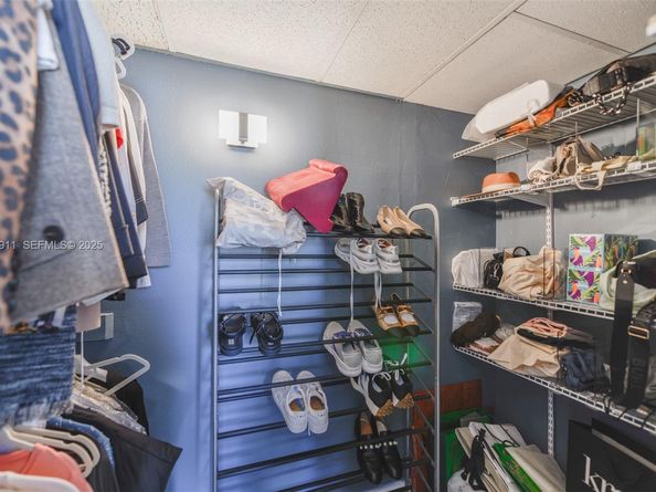 1950 S Ocean Dr 20D, Hallandale Beach FL 33009