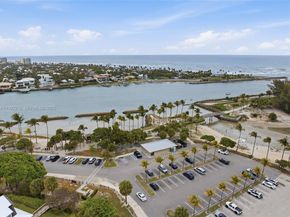 18546 Lake Bend Dr, Jupiter FL 33458
