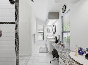 18546 Lake Bend Dr, Jupiter FL 33458