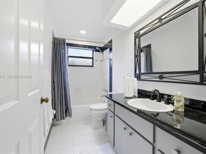 18546 Lake Bend Dr, Jupiter FL 33458