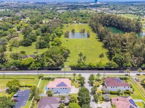 7601 Cavalia Dr, Davie FL 33328