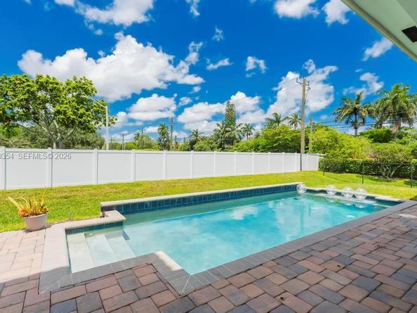 7601 Cavalia Dr, Davie FL 33328