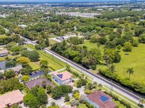 7601 Cavalia Dr, Davie FL 33328