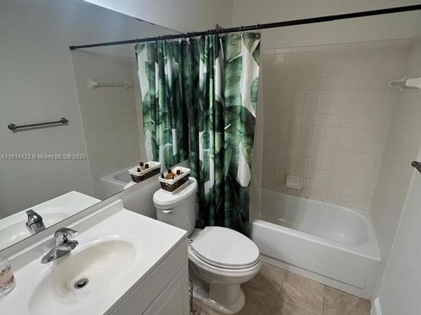 7652 S Pinewalk Dr S 139, Margate FL 33063