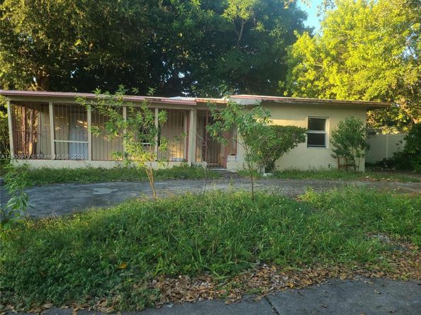763 NE 140th St, North Miami FL 33161