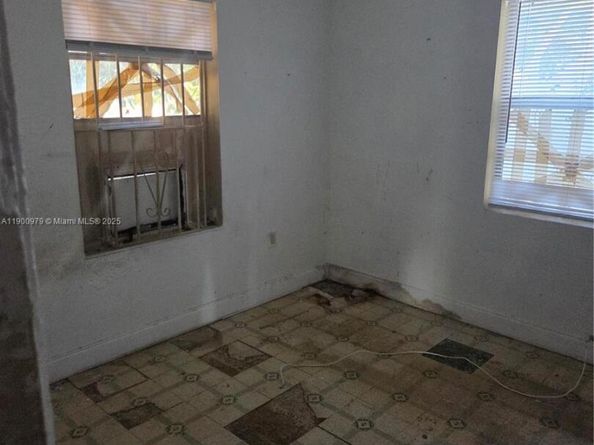 763 NE 140th St, North Miami FL 33161