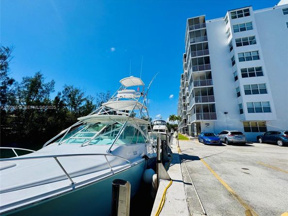 3660 NE 166th St 812, North Miami Beach FL 33160