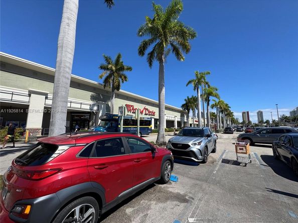 3660 NE 166th St 812, North Miami Beach FL 33160