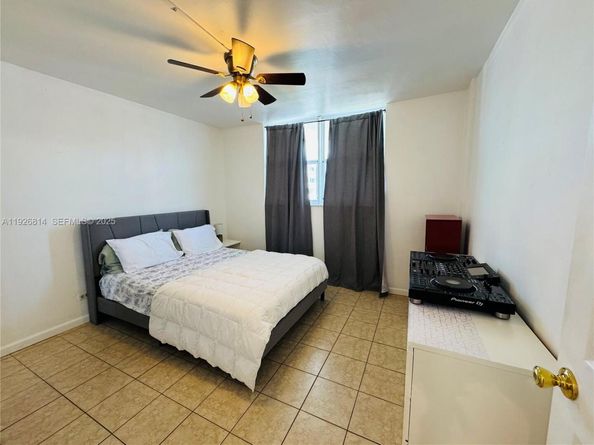 3660 NE 166th St 812, North Miami Beach FL 33160