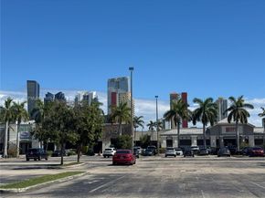 3660 NE 166th St 812, North Miami Beach FL 33160