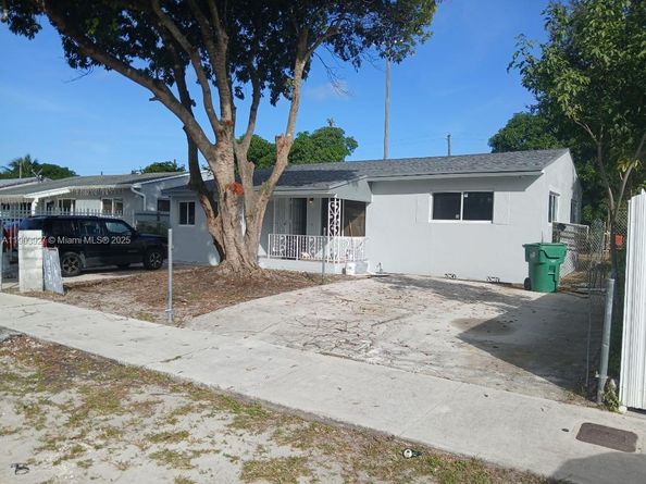 1535 NW 85th St, Miami FL 33147