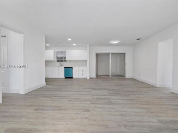 261 NE 172nd St, North Miami Beach FL 33162