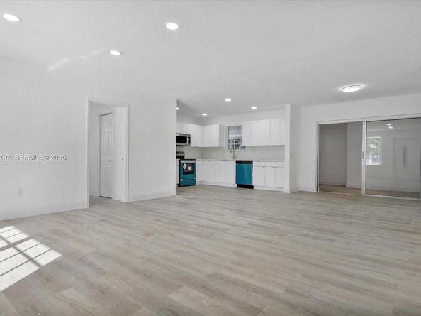 261 NE 172nd St, North Miami Beach FL 33162