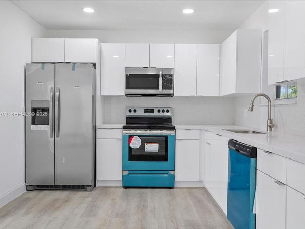 261 NE 172nd St, North Miami Beach FL 33162