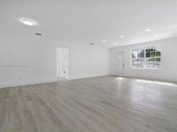 261 NE 172nd St, North Miami Beach FL 33162