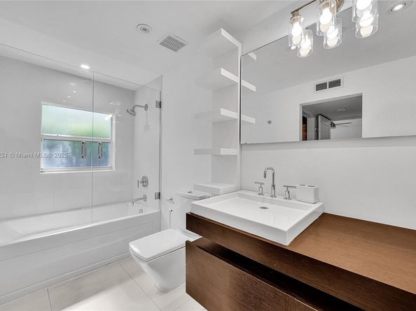 4150 Ventura Ave, Miami FL 33133