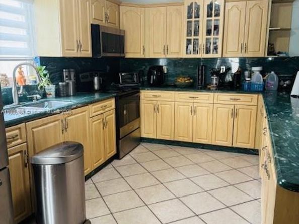 3915 NW 4th Ter, Miami FL 33126
