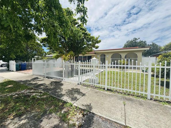 3915 NW 4th Ter, Miami FL 33126