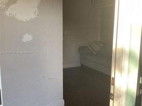 1943 NW 72nd St, Miami FL 33147