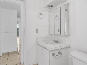 6884 N Kendall Dr C404, Pinecrest FL 33156