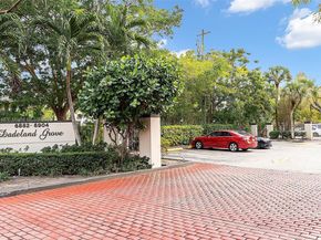 6884 N Kendall Dr C404, Pinecrest FL 33156