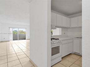 6884 N Kendall Dr C404, Pinecrest FL 33156