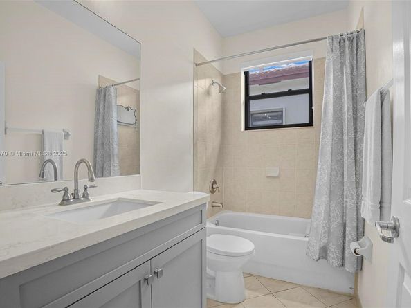 628 SE 37th Pl, Homestead FL 33033