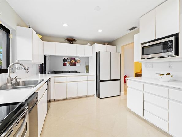 2535 SW 125th Ct, Miami FL 33175