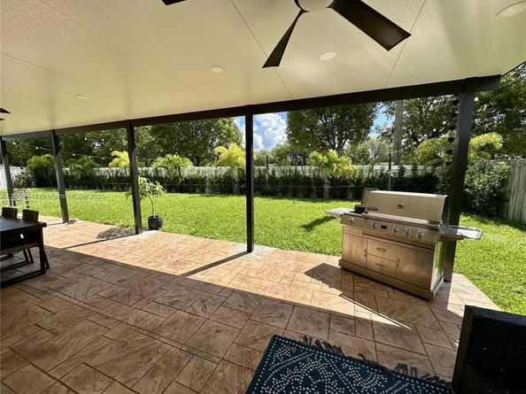 171 SE 27th Ter, Homestead FL 33033