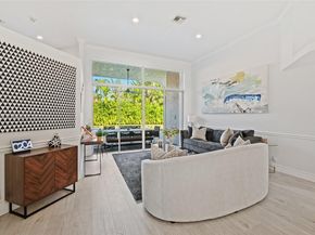 765 Bayside Ln, Weston FL 33326