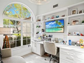 765 Bayside Ln, Weston FL 33326